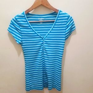 Old navy V-neck tee
